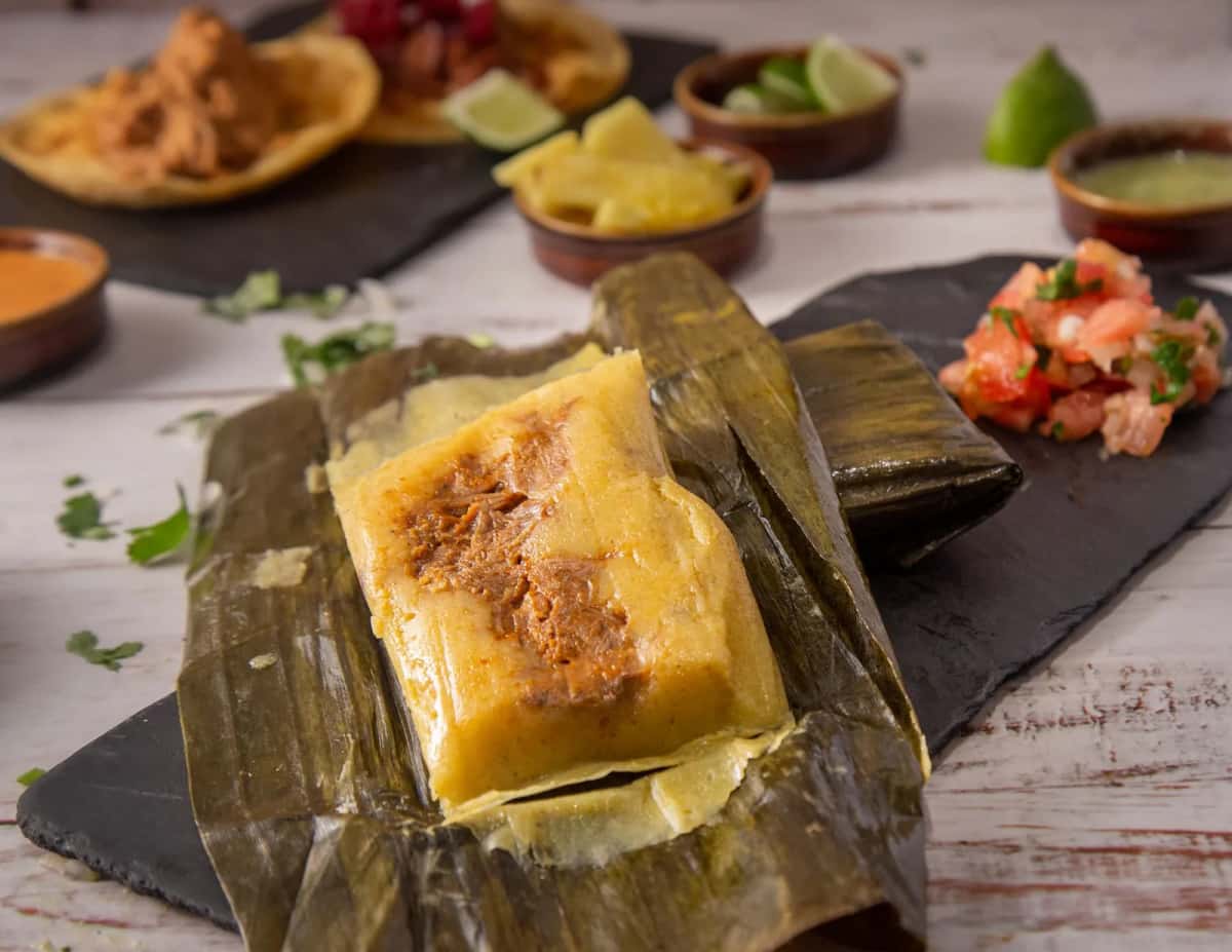 Tamales, plat typique de la cuisine colombienne