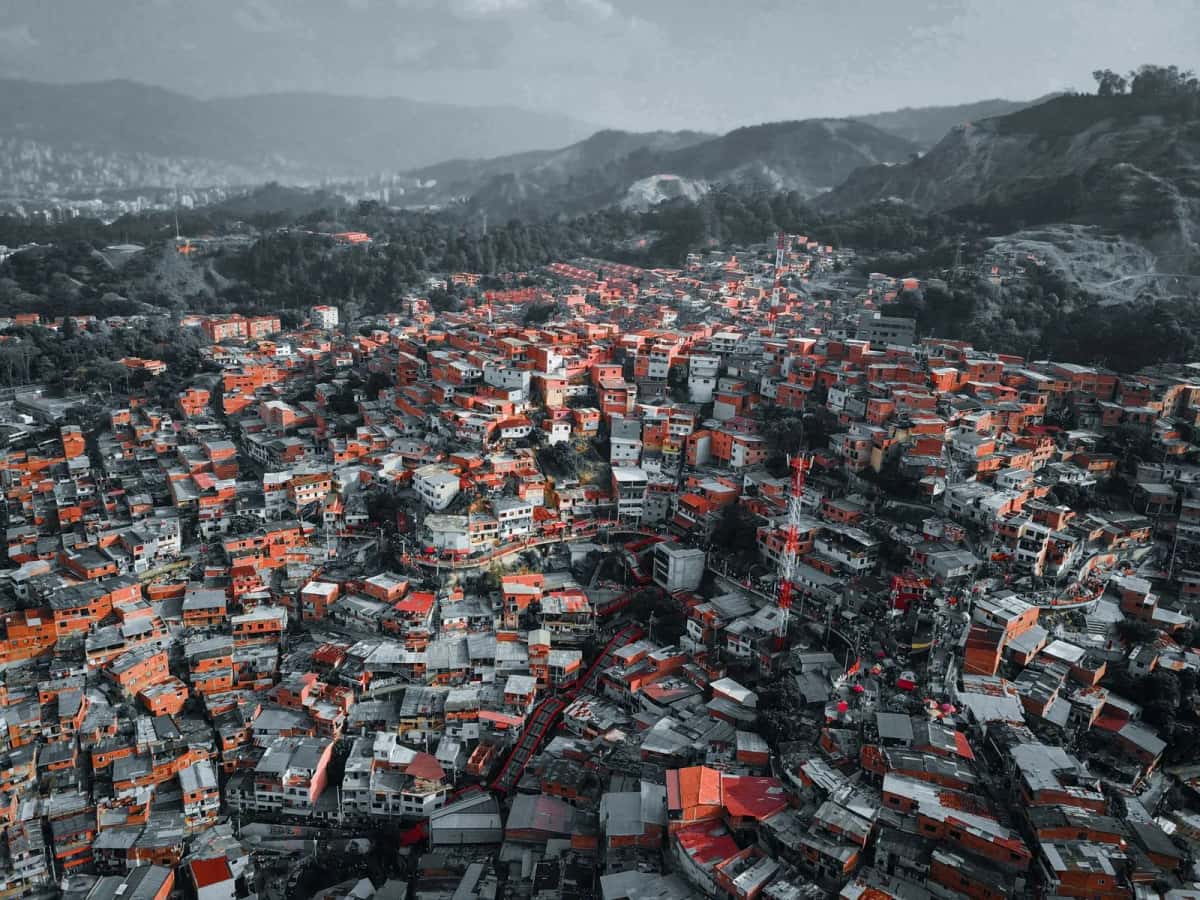 Vue panoramique d'une ville colombienne de jour