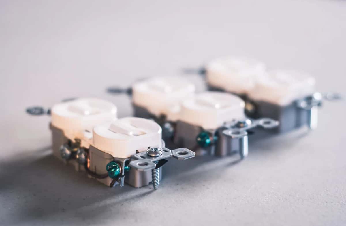 Prises électriques de type A et B à fiches plates, le standard utilisé en Colombie