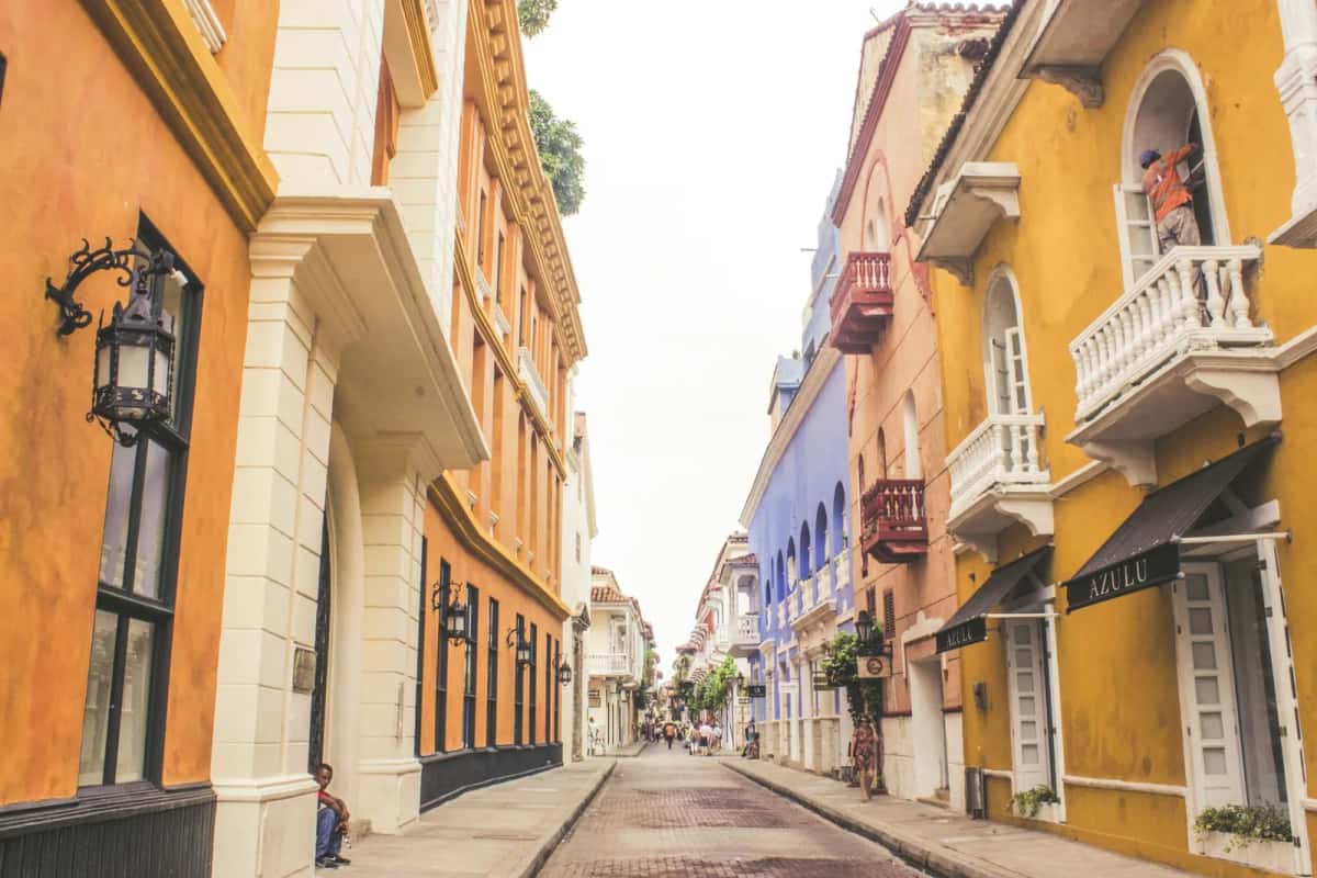 Rue coloniale colorée de Cartagena, Colombie